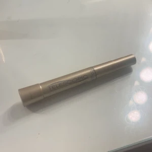 Telescopic mascara  - Super bra använd fåtal gånger då jag enbart använder vattenfast  