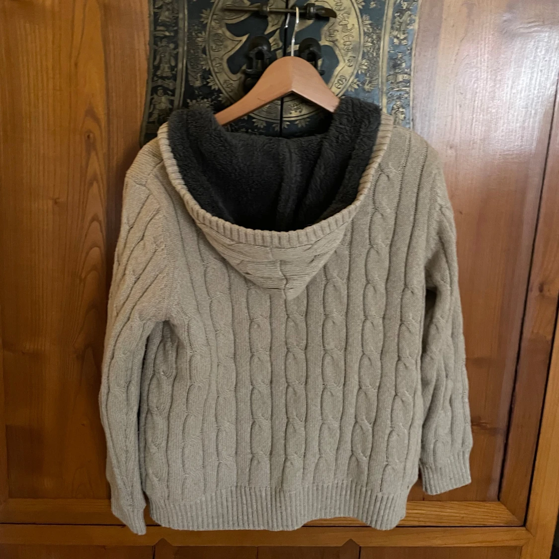 Kabelstickad cardigan - 1