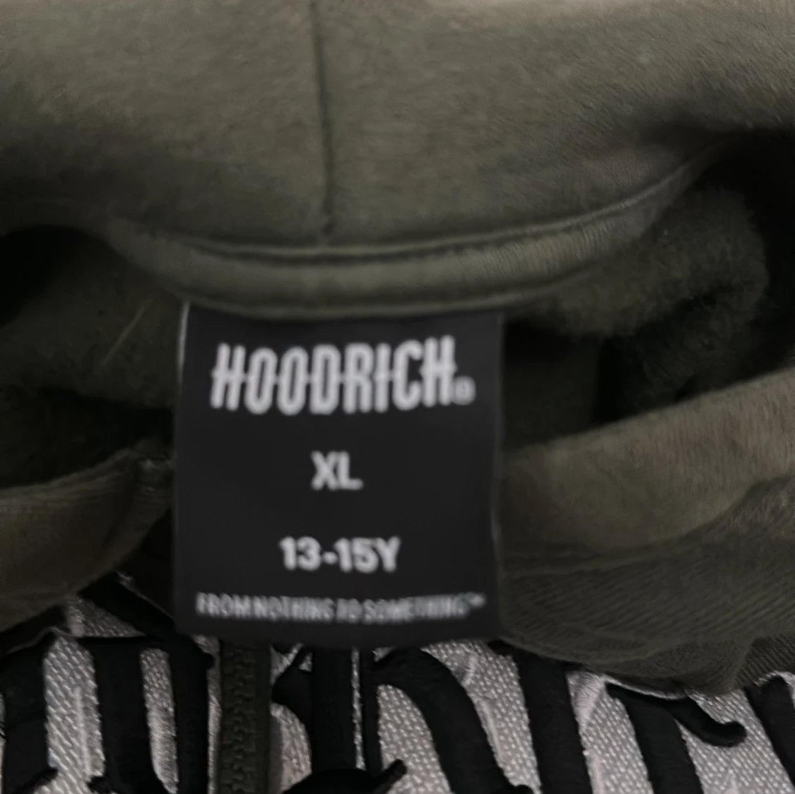 Olivgrön hoodie från Hoodrich XL - 2