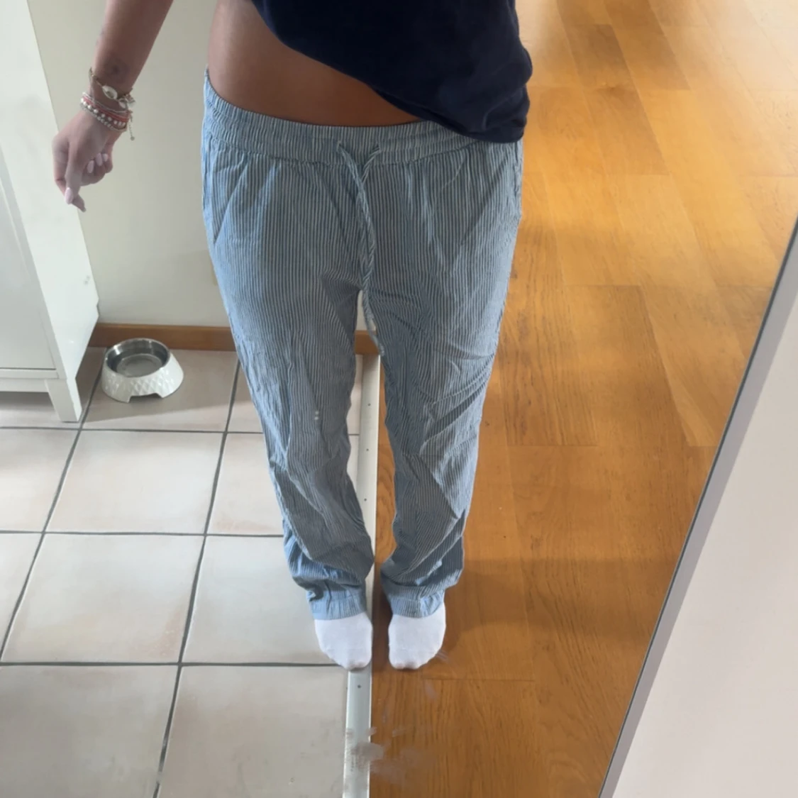 Randiga linnebyxor med snörning - 3