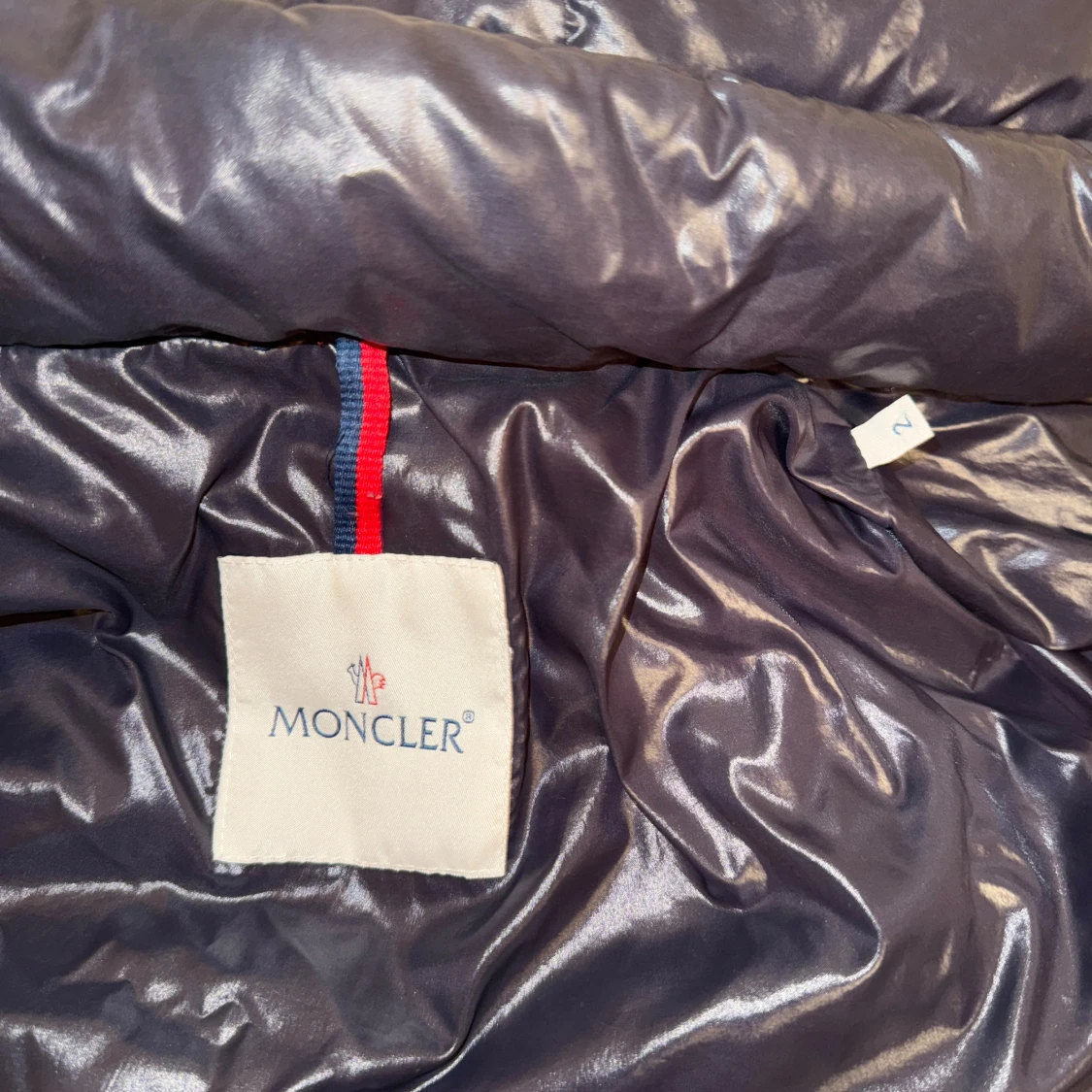 Svart dunjacka från Moncler med huva - 2
