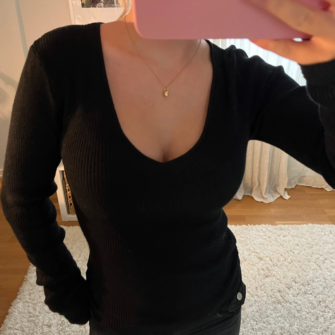 Svart ribbad långärmad tröja