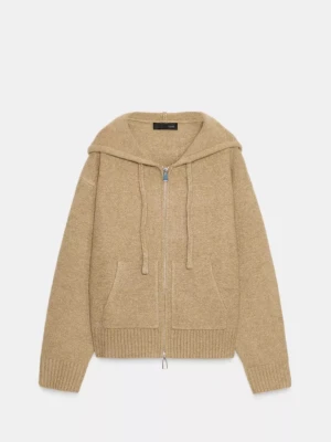 stickad hoodie - så mysig stickad hoodie från zara❤️använd endast ett par gånger så helt nytt skick🥰🥰m men passar mig som brukar ha s