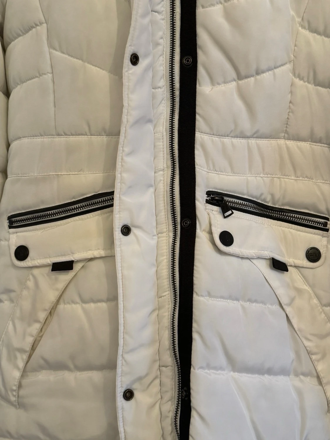 Vit lång vinterjacka med fuskpäls – varm & stilren i storlek small från Zalando - 6