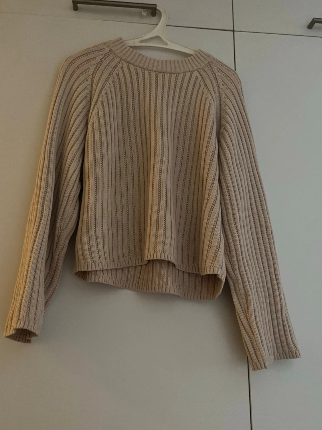 Beige ribbad stickad tröja - 2