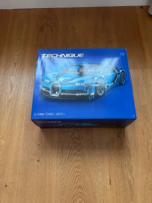 Lego Bugatti chairon - Hej 👋 säljer min bror Lego technique bygge som bara står och skräpar hemma har inte öppnats!