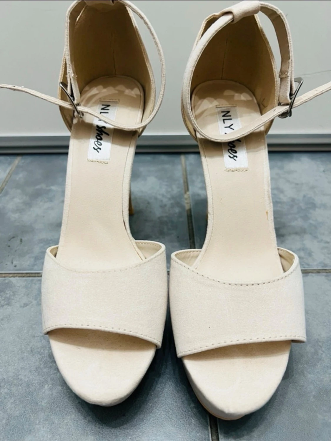 Beige pumps med hög klack från NLY Shoes - 1