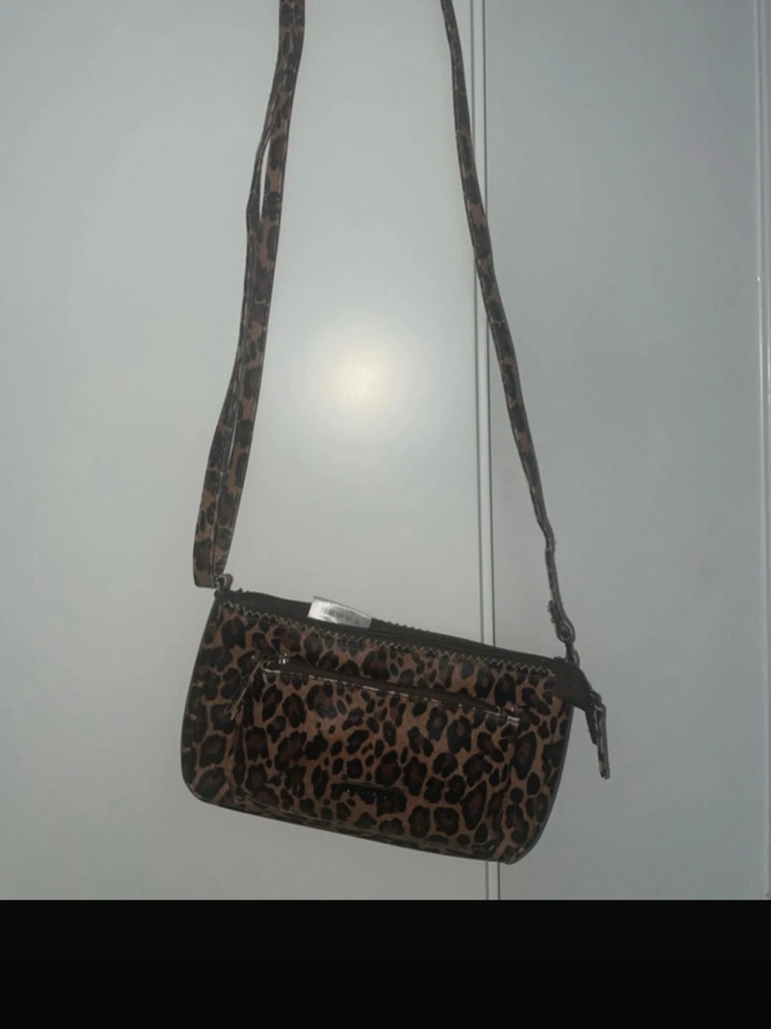 Leopardmönstrad axelväska från Don Donna