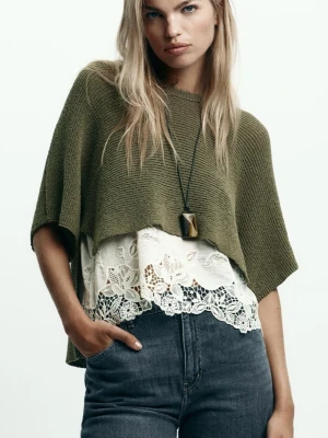 Topp med spets - Super fin och helt ny med prislappen kvar. 