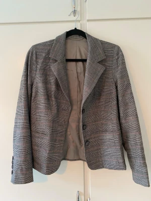 Kavaj set  - Super snyggt kavaj-set med matchande byxor!