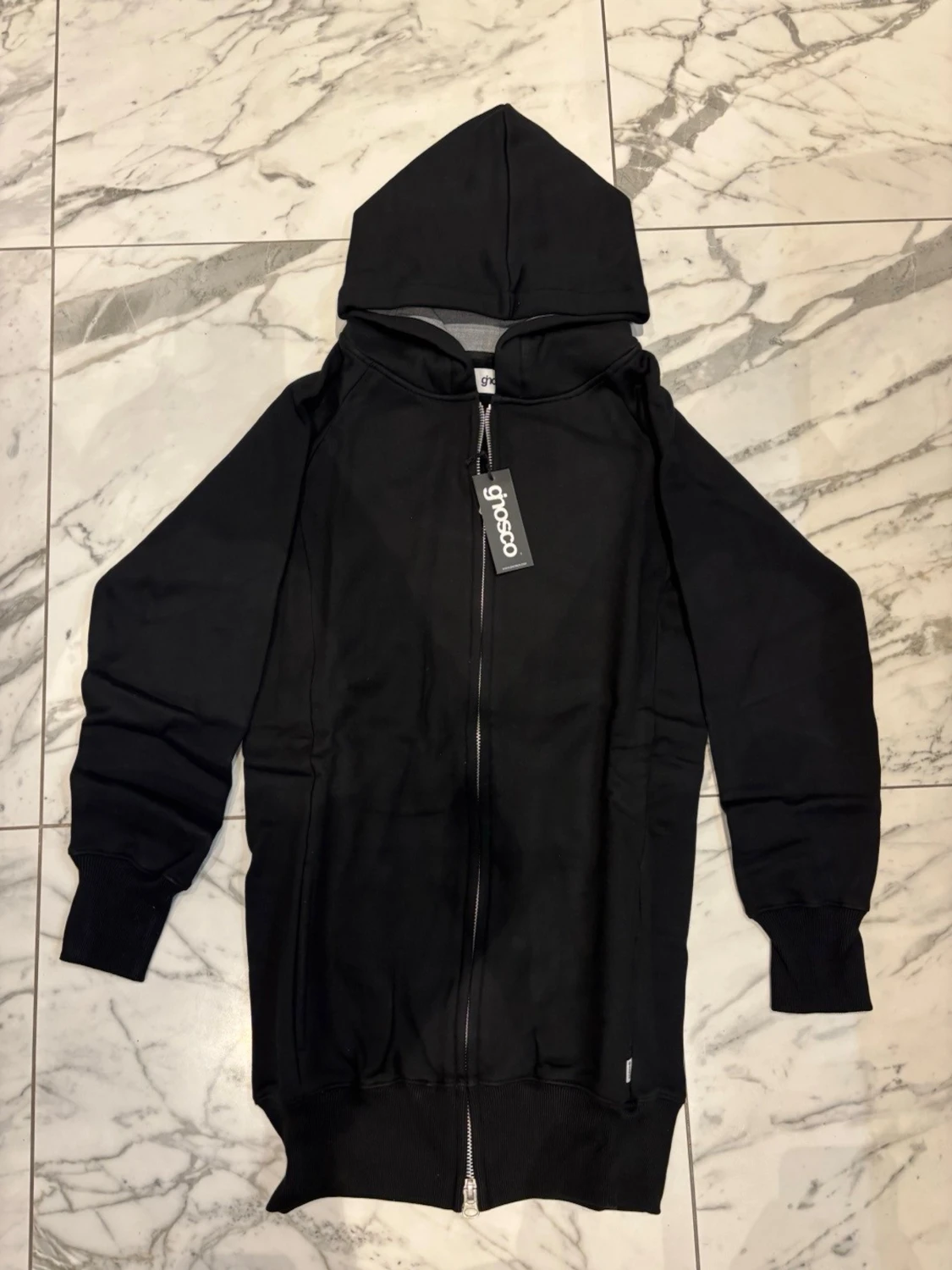 Svart hoodie med dragkedja  - 1