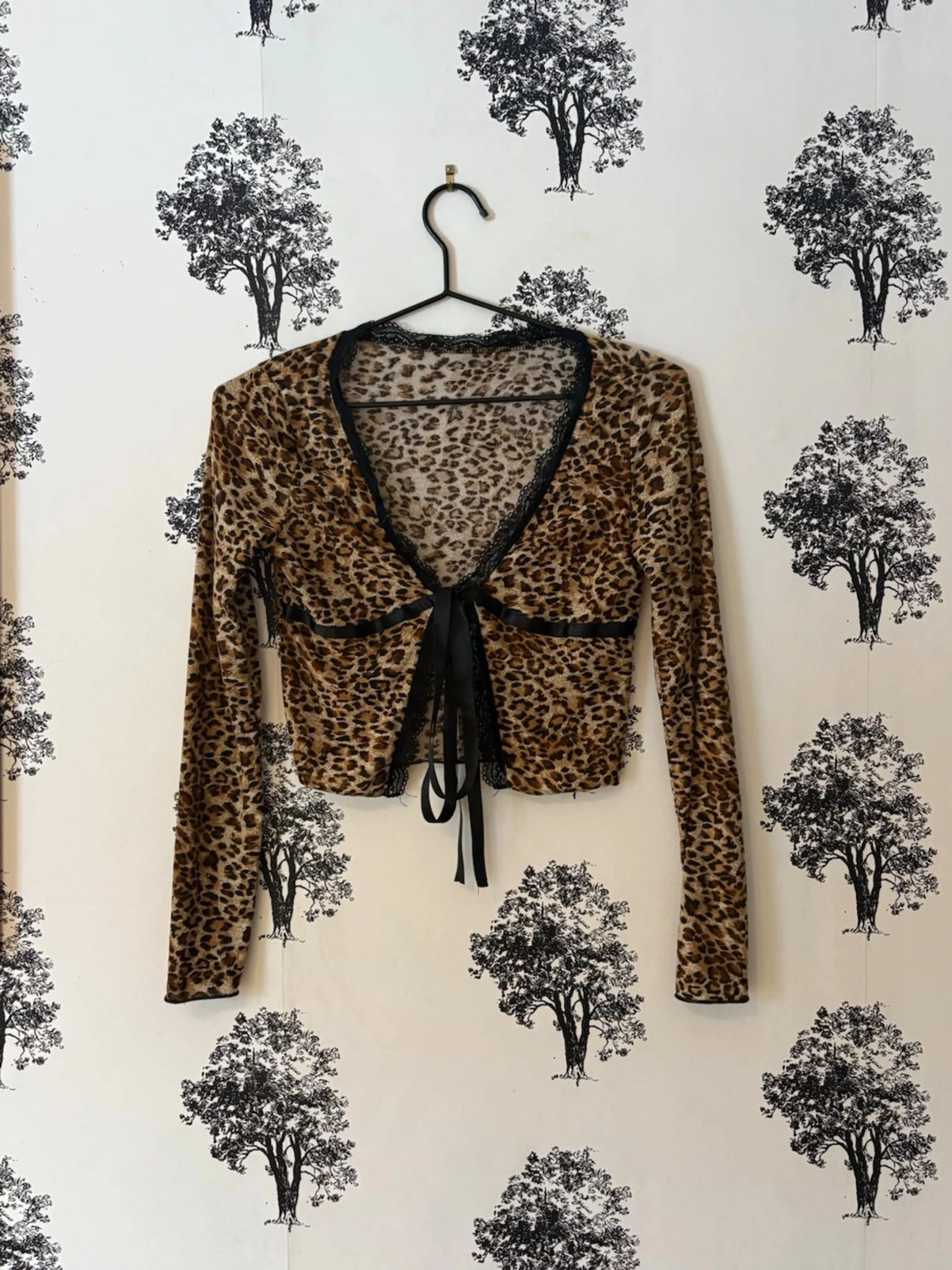 Leopardmönstrad croppad bolerotopp