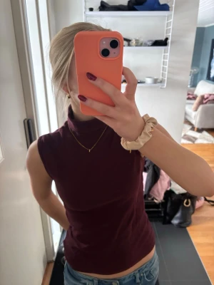 Polo utan ärmar - Från vinted så vet inte märket, men annars bra skick!!