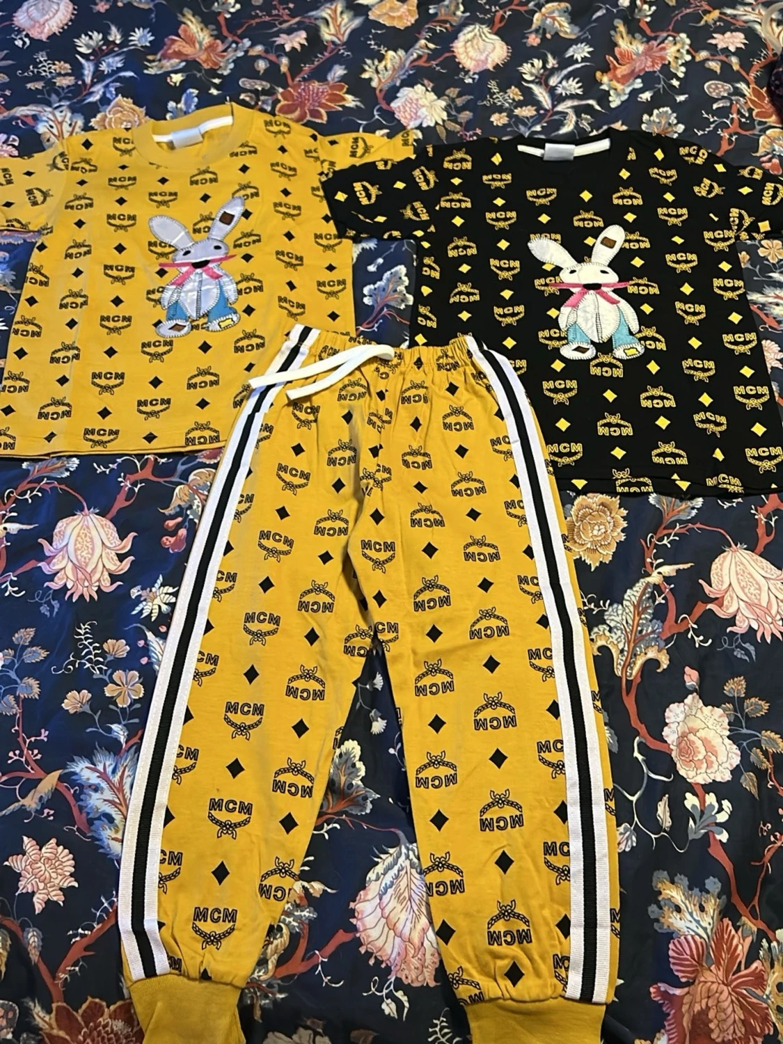 MCM loungewear set med kaninmotiv - 1