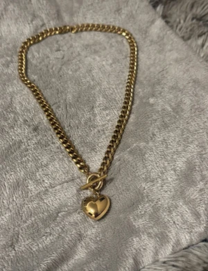 Edblad halsband  - Favorit och kan ansvöndad till allt. Fårn Edblad och såklart gukdplötetad. 