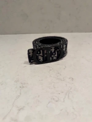 Cd monogram  - Svart vit monogram bälte  115cm