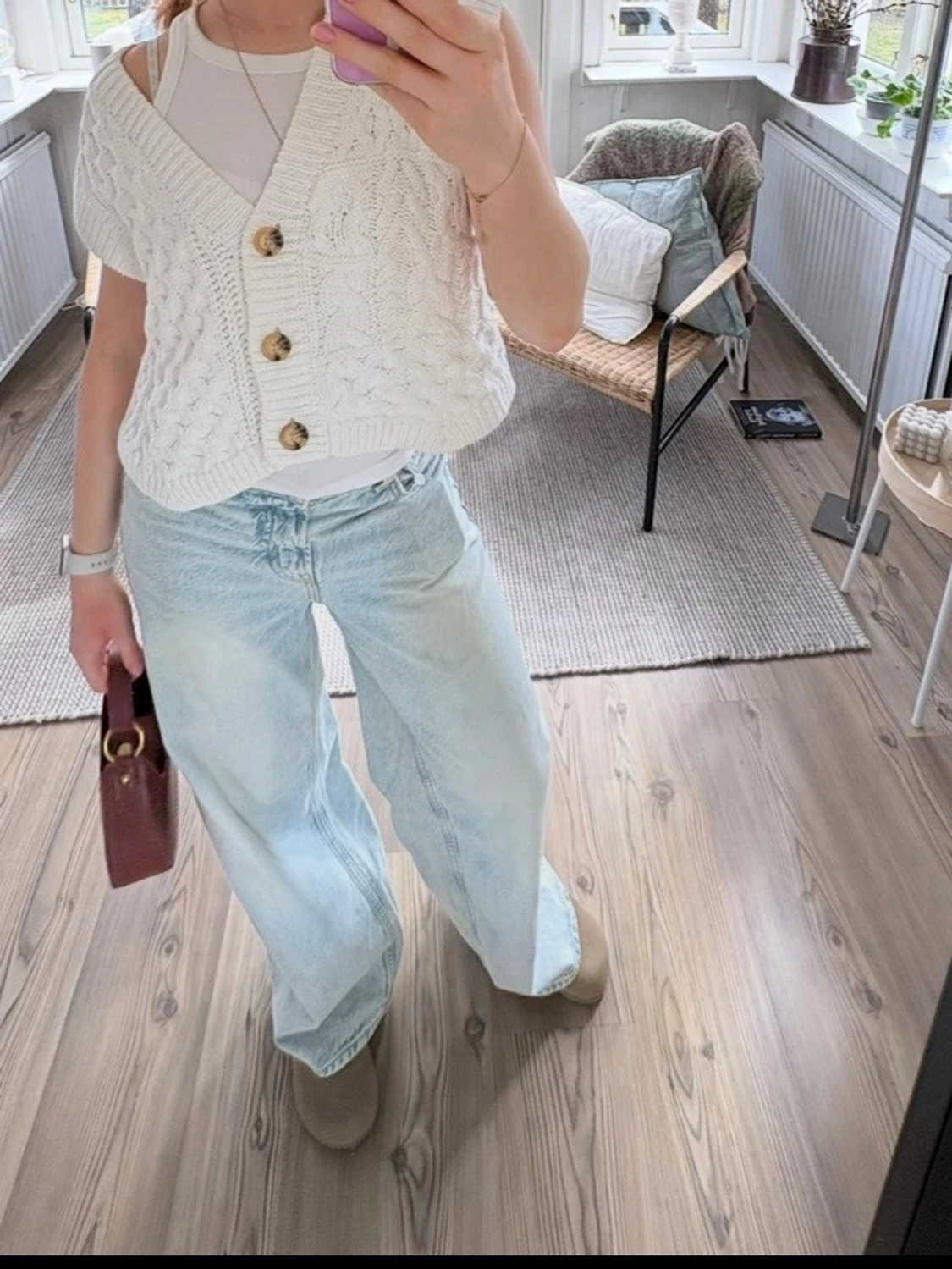 Vit stickad väst med knappar - 3