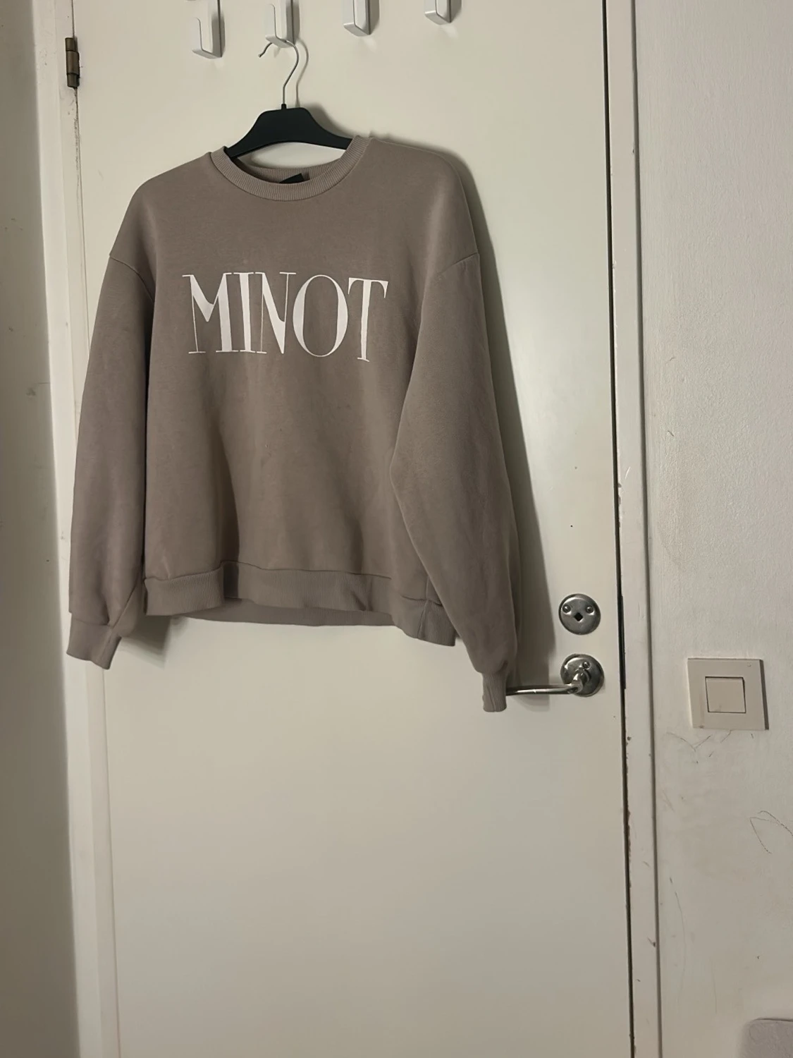 Beige sweatshirt från Gina Tricot