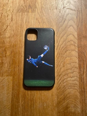Ronaldo mobilskal - Detta är ett Ronaldo mobilskal för en IPhone 11 vanlig (pris kan diskuteras).