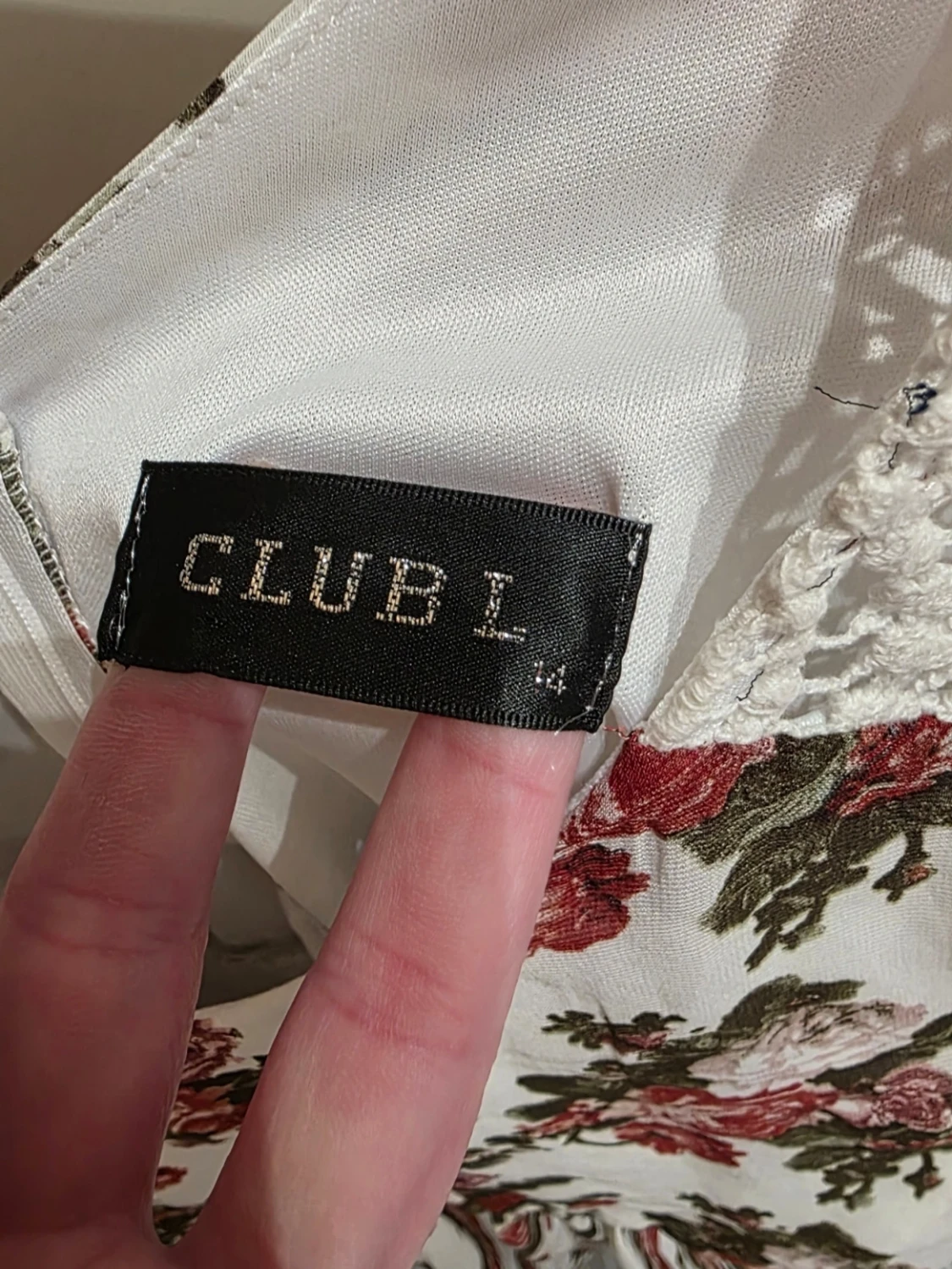 Blommig kortklänning från Club L - 2