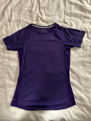 Tränings tröja  - Skön träningströja från Nike 