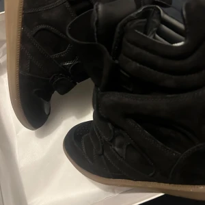 Black Heel Shoe 5 cm strl 39 - Skriv detta är en deal 😊‼️