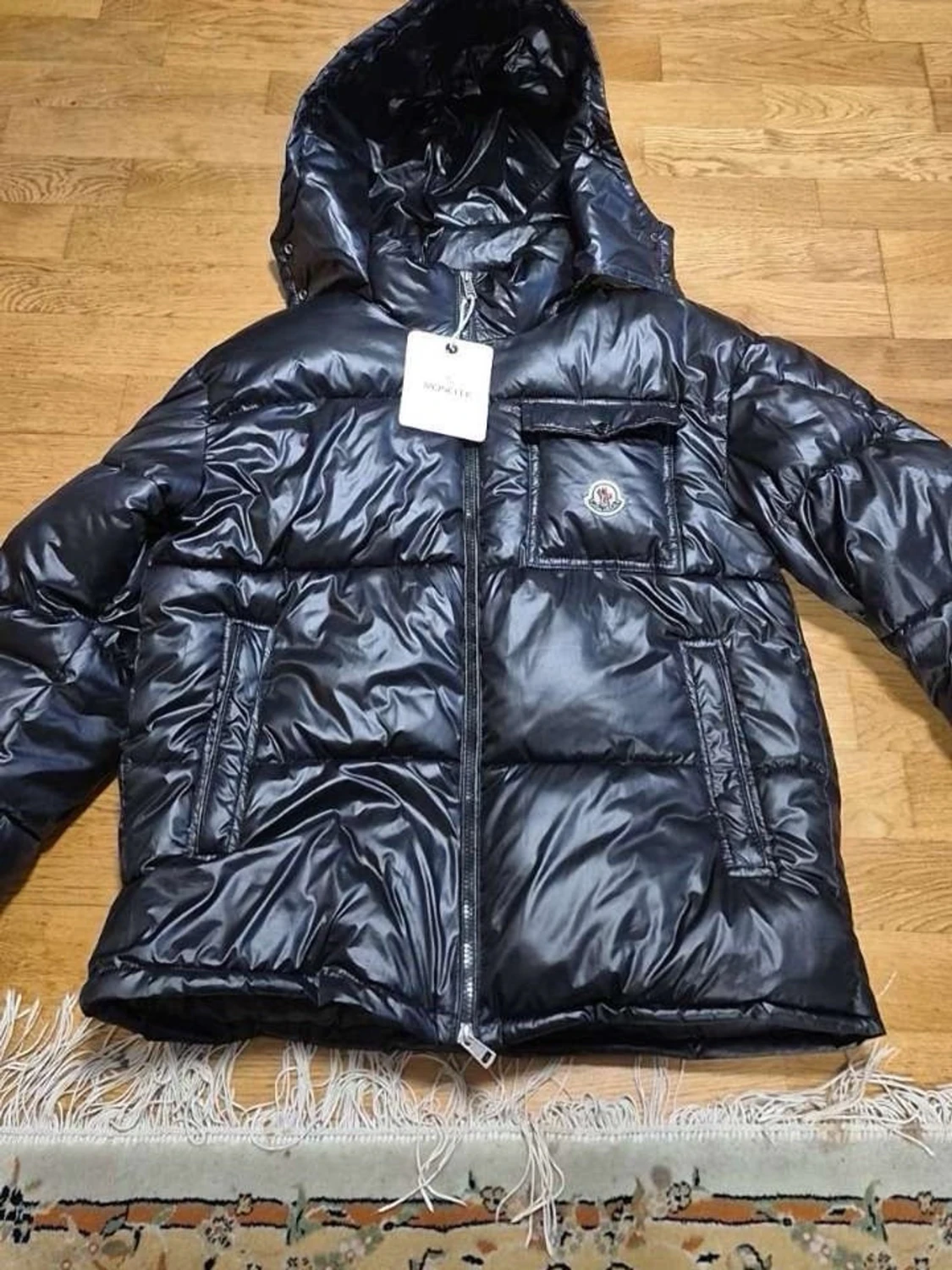 Svart pufferjacka från Moncler - 1