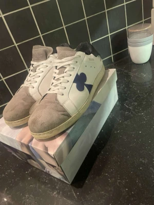 Gallerist skor  - Säljer nu mina feta gallerist skor | Väldigt bra skick | Storlek 46 | Mitt pris 1599 | Priset är inte hugget i sten | Hör av er vid frågor eller funderingar! 