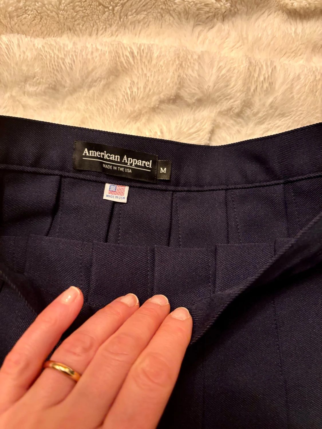 Mörkblå plisserad kjol från American Apparel - 2