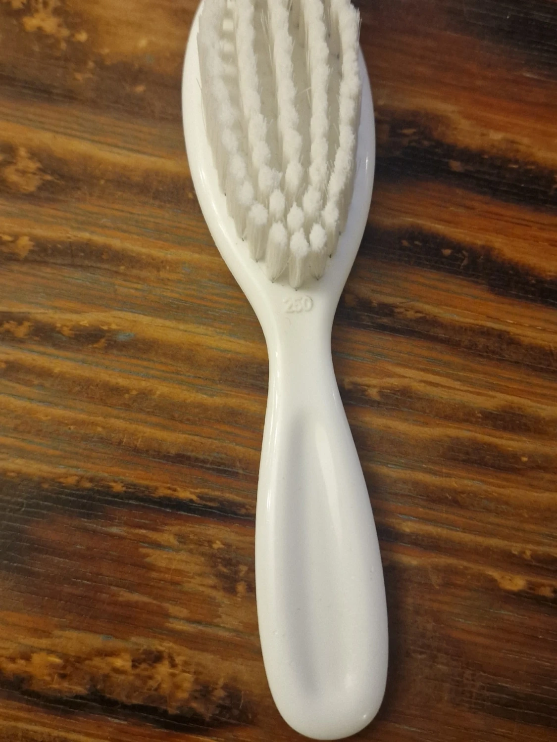 Vit hårborste för bebisar