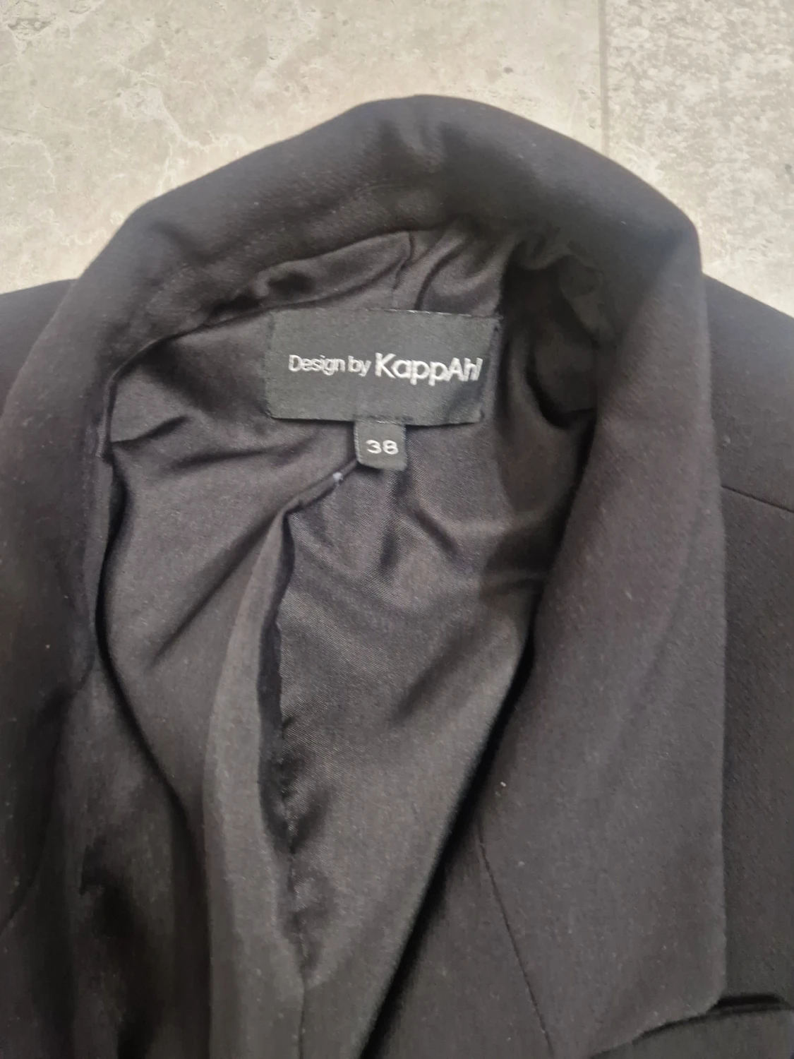 Svart kavaj från KappAhl, storlek 38 - 1