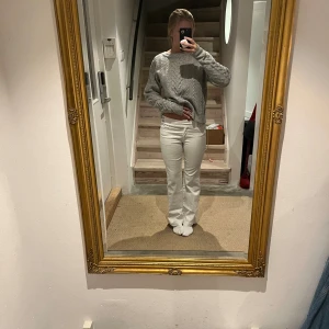 Lågmidjade vita jeans - Storlek 38