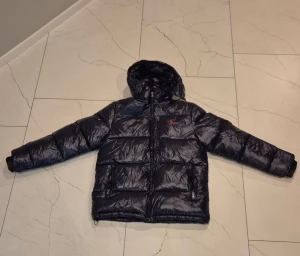 Polo Ralph Lauren Jacka - Säljer på grund av resell.