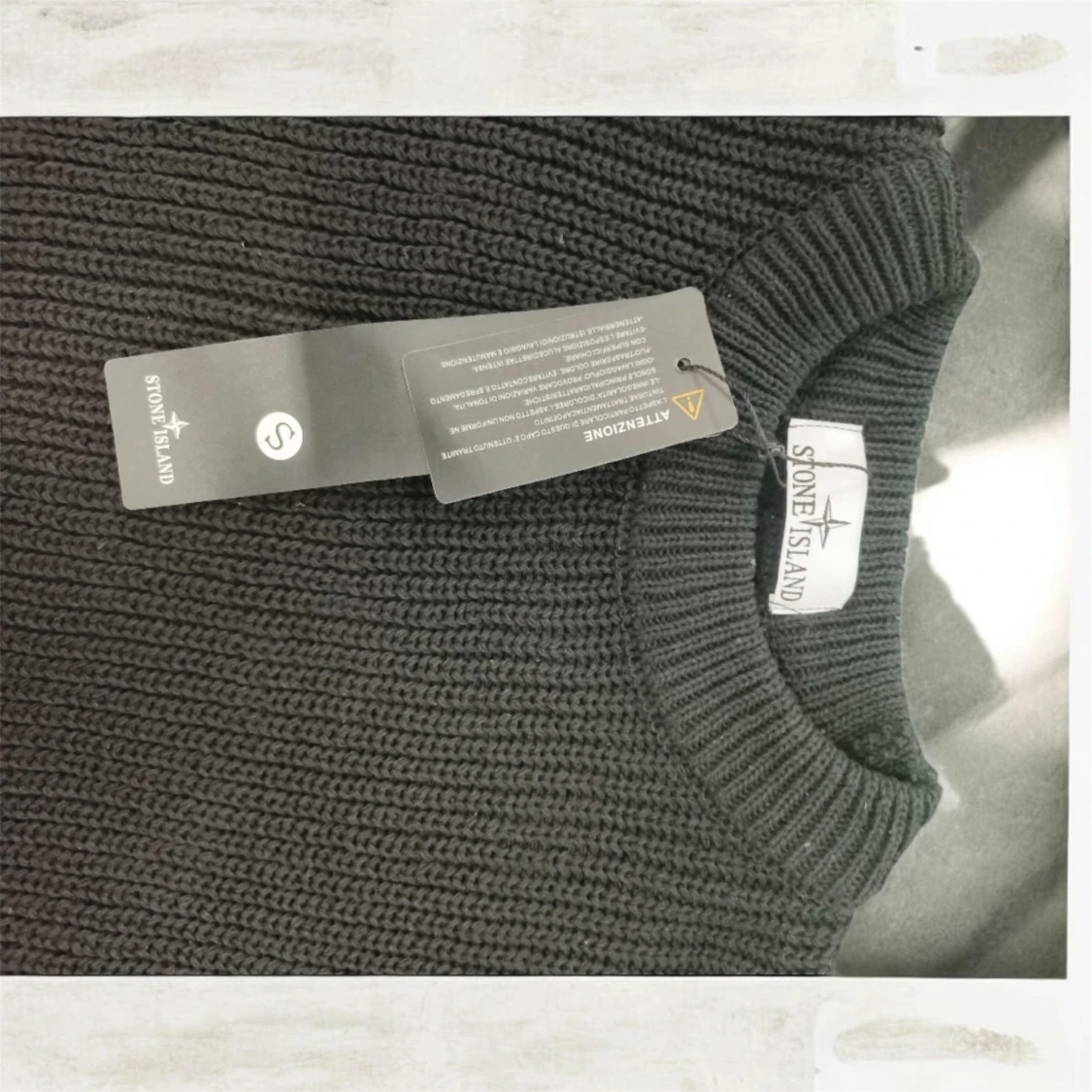 Svart stickad tröja  - 2