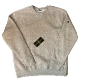 Stone island tröja - Grå stone island tröja i storlek S