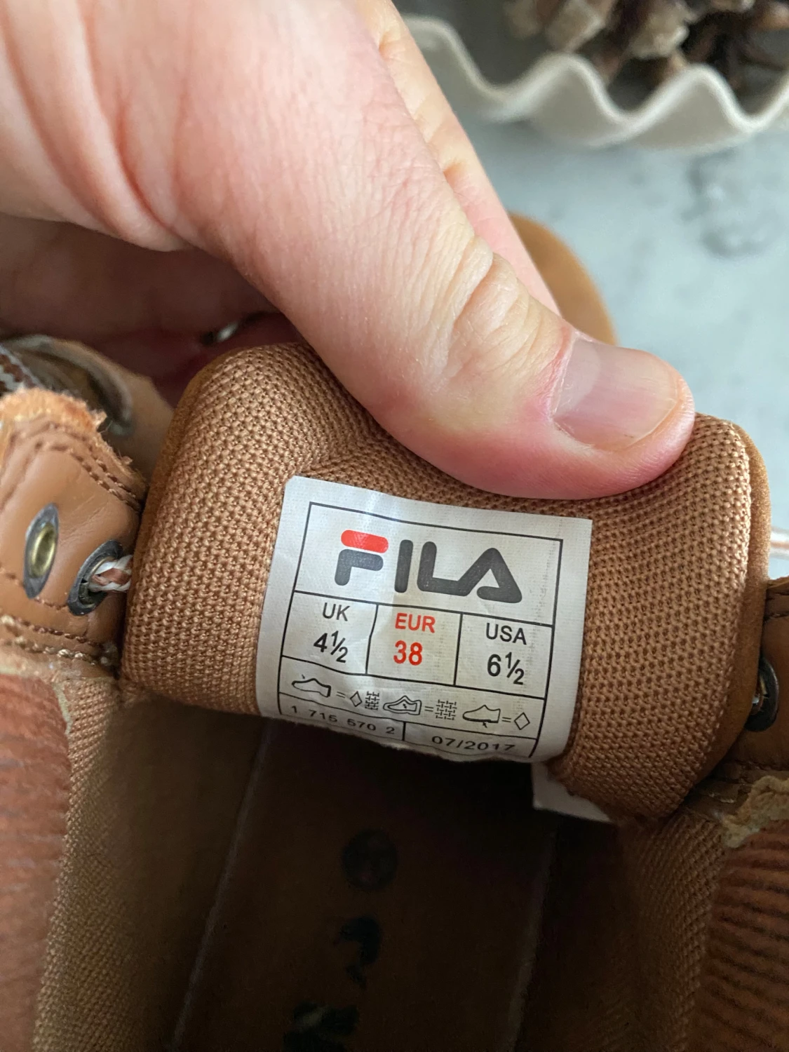 Fila kängor stl 38 – bruna, i mycket fint skick - 4