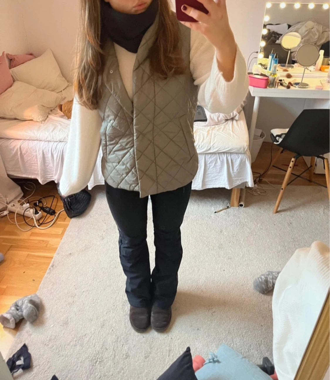 Beige dunväst från Lindex