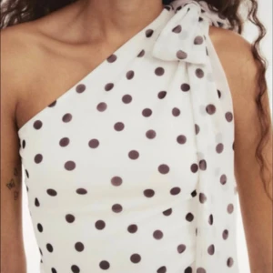 Prickig topp hm - Aldrig använd 