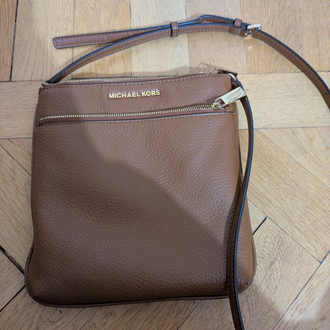 Brun/konjak axelväska Michael Kors skinn