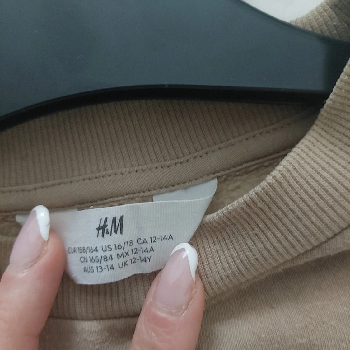 Beige sweatshirt från H&M med tryck 12-14 år - 2