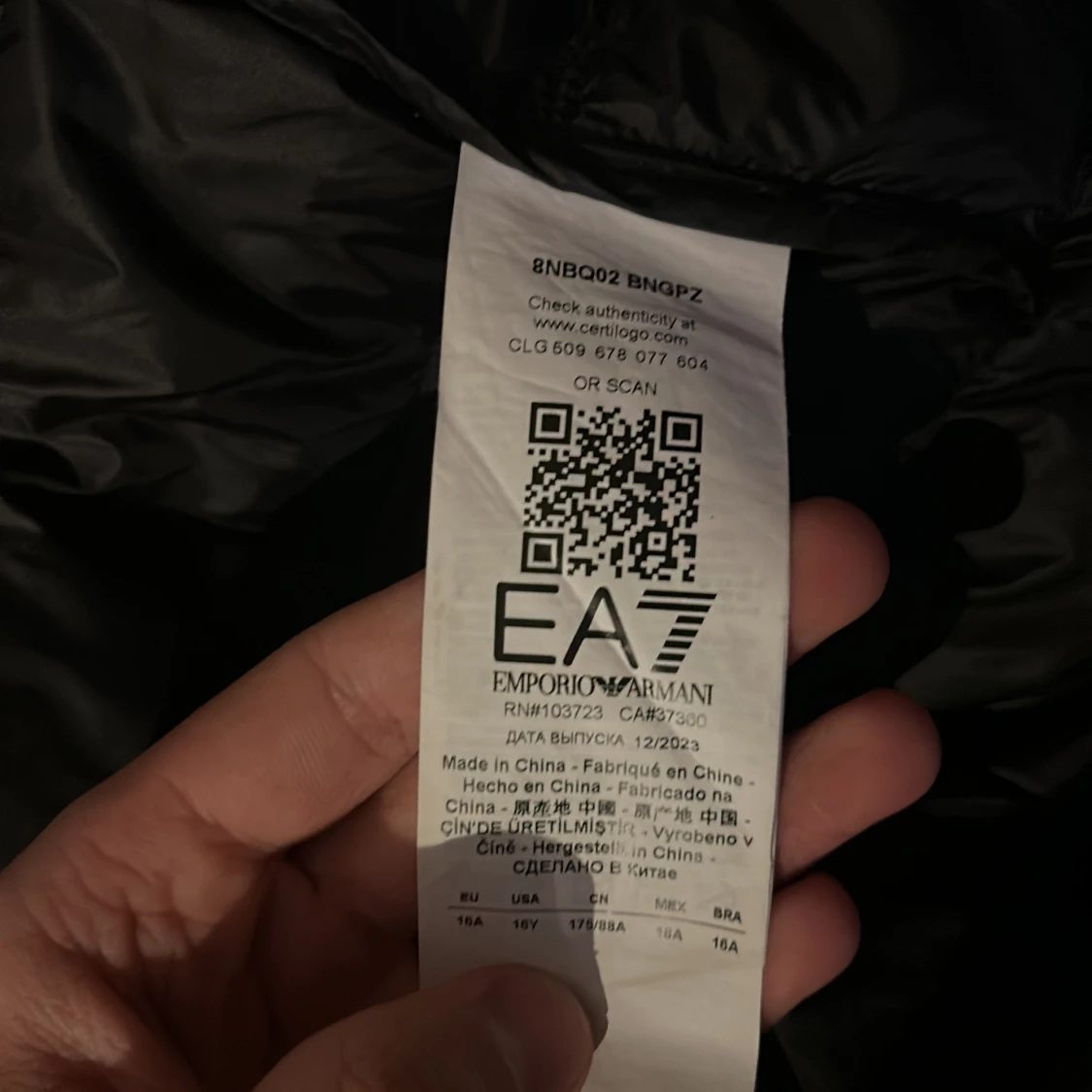 Svart dunväst från EA7 Emporio Armani - 4