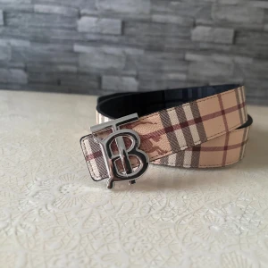 Burberry bälte  - Helt ny oanvänt Burberry bälte. Size 105