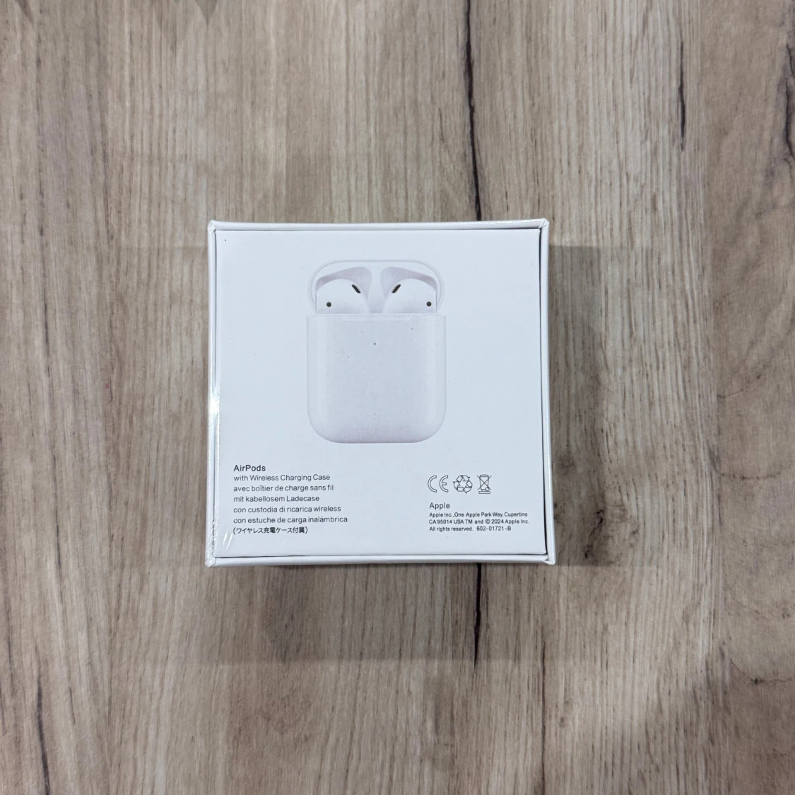 Apple AirPods Wireless Charging Case - 1