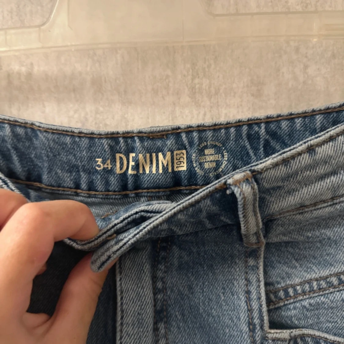 Blå denimjeans från Kappahl strl 34 - 1