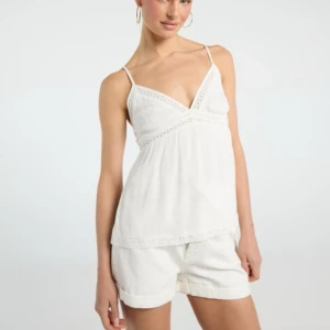 Spetstopp💕 - Vit spetstopp från amisu, används endast 2 gånger och har inga defekter ❤️skriv för fler bilder!