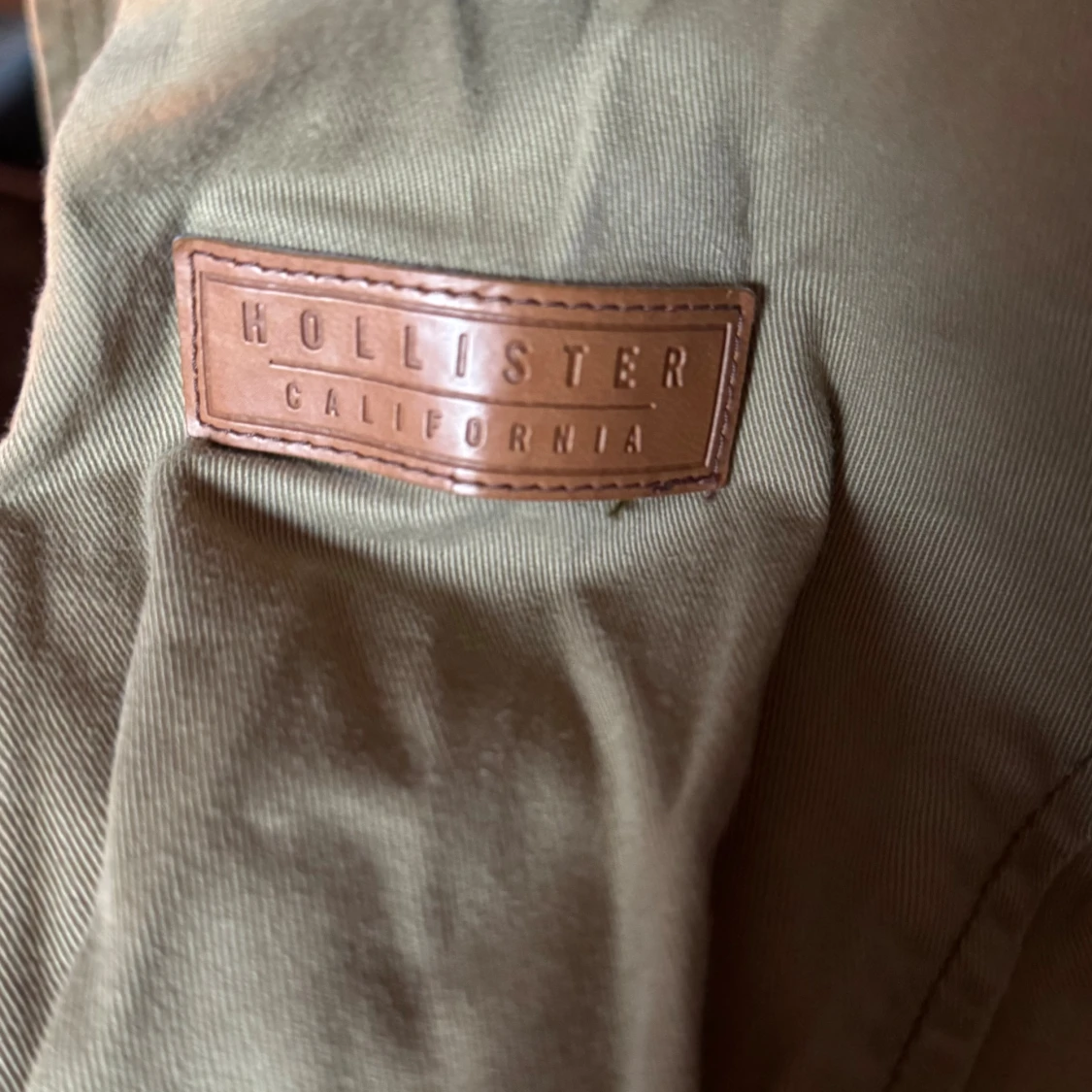 Olivgrön parkajacka från Hollister - 2