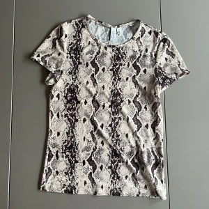 Cool topp - Jättesnygg topp från & Other stories! 