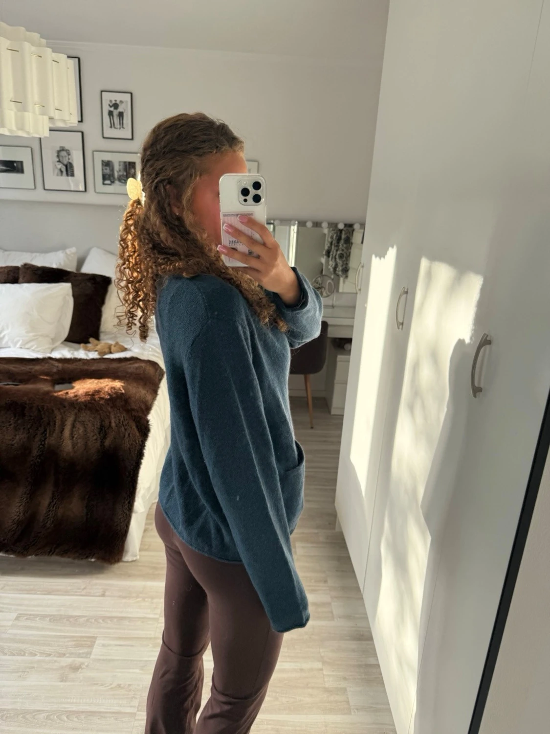 Mörkblå stickad kofta med knappar - 2