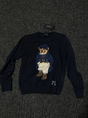 Mörkblå stickad tröja Polo Bear RL - Helt nya                                                                     Priset går att diskutera🍾                                      Skriv vid minsta fundering 😁                                                 S men passar XS