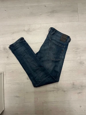Replay anbass jeans  - Hej! Säljer dessa replay anbass jeans//strl W32 L32//inga defekter//fråga gärna! 